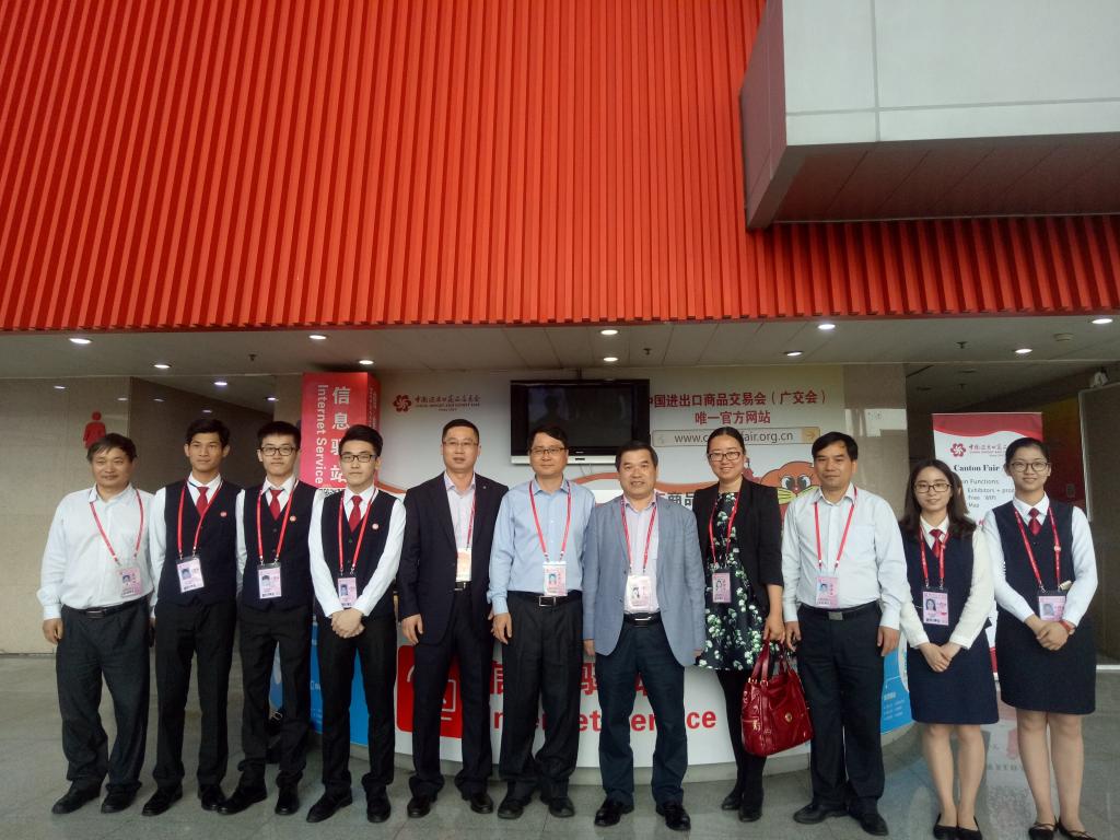 走访慰问实习生